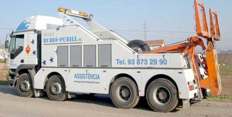 Grua forquilla per remolcar vehicles sobredimensionats